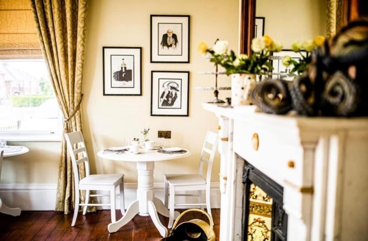 Abbotsleigh Of Whitby Bed & Breakfast Екстериор снимка