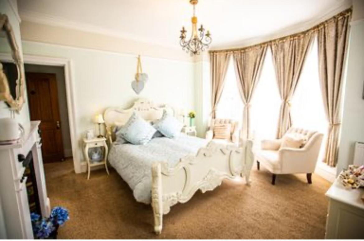 Abbotsleigh Of Whitby Bed & Breakfast Екстериор снимка